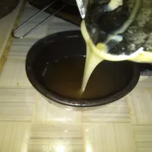 Tambahkan secukupnya kental manis. Aduk rata. Siap disajikan selagi hangat.