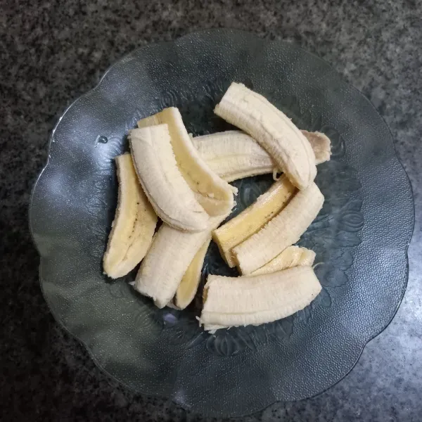 Potong-potong pisang.