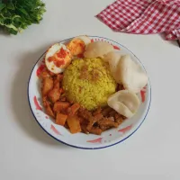 Nasi Kuning Air Ungkepan Ayam