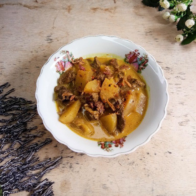 Resep Gule Nyemek Daging Sapi Kentang Enak dari Chef Yummy