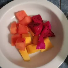 Siapkan buah-buahan.