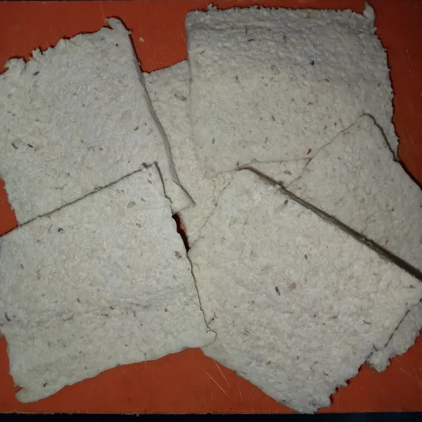 Iris Tipis Menjes.