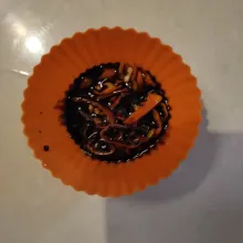 Campurkan kecap manis dan cabe rawit yang sudah diiris.