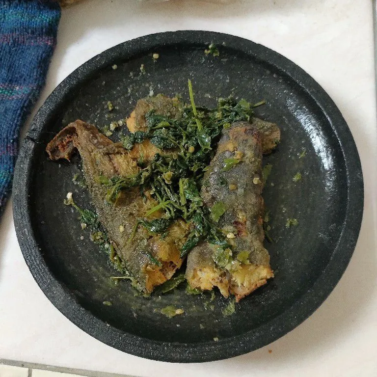 Lele Penyet Sambal Kemangi