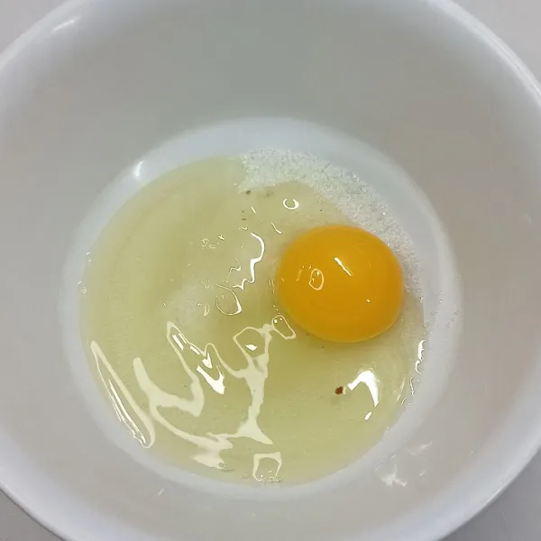 Kocok telur gula sampe larut.