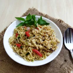 Mie Cakalang KW