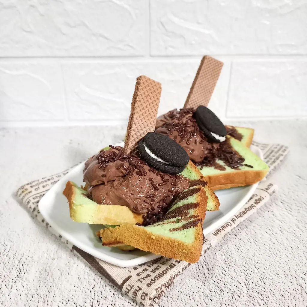 Roti Bakar Es Krim Cokelat