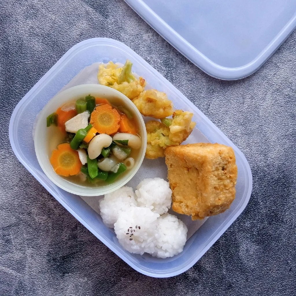 Sop Sayur Macaroni Bekal Sekolah