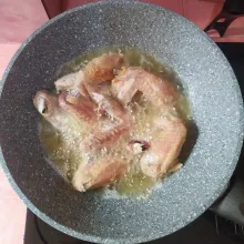 Goreng ayam.