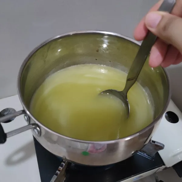 Masak hingga mendidih dengan api sedang.