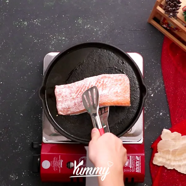 Resep Pan Seared Salmon Mudah dan Cepat