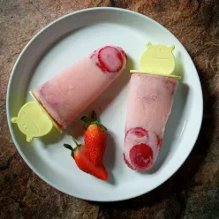 Es Loli Yoghurt Strawberry
