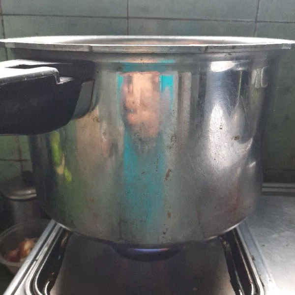 Masak kembali, tutup panci tidak perlu ditutup masak lagi -+10 menit.