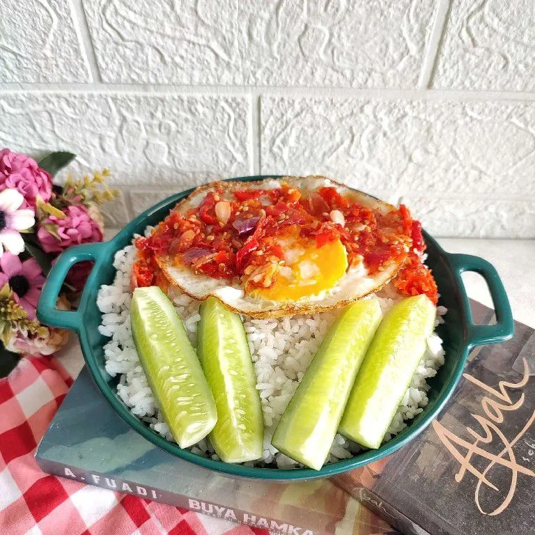 Nasi Telor Ceplok Sambal Bawang