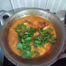 Terakhir tambahkan daun kemangi tunggu sampai layu. Cek rasa. Angkat dan sajikan.