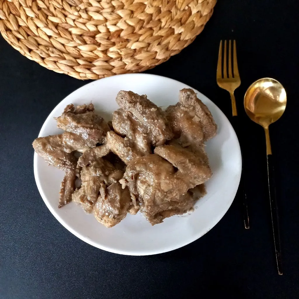 Ungkep Ayam Bumbu Putih