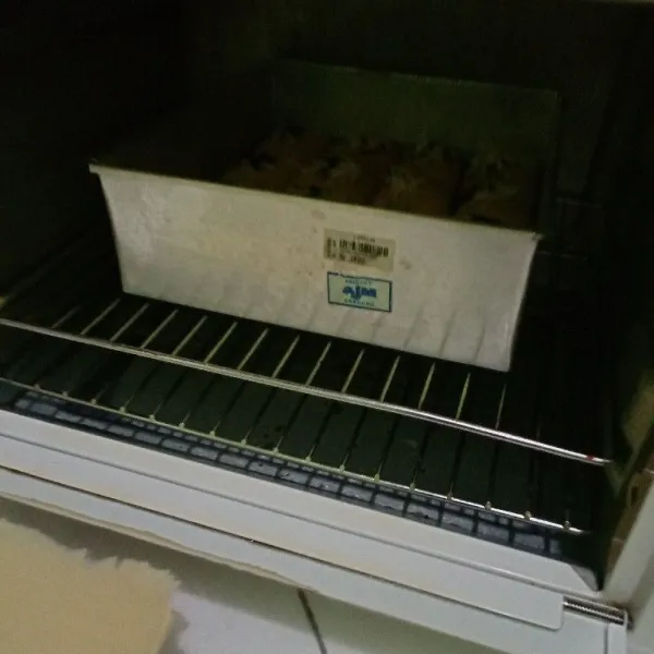Panaskan oven,panggang bolen pisang 180° sampai matang sesuao dengan oven masing masing