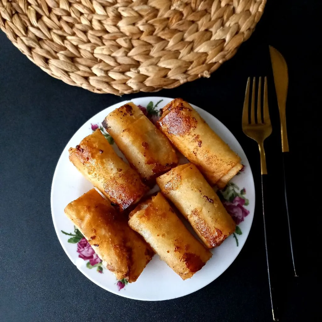 Lumpia Pisang Susu Manis