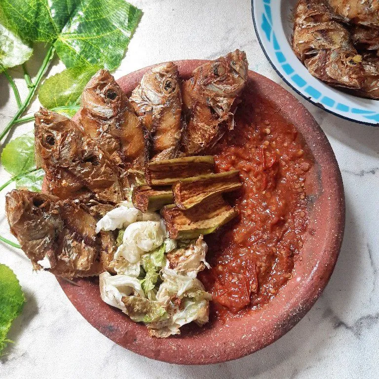 Lalapan Ikan Putihan