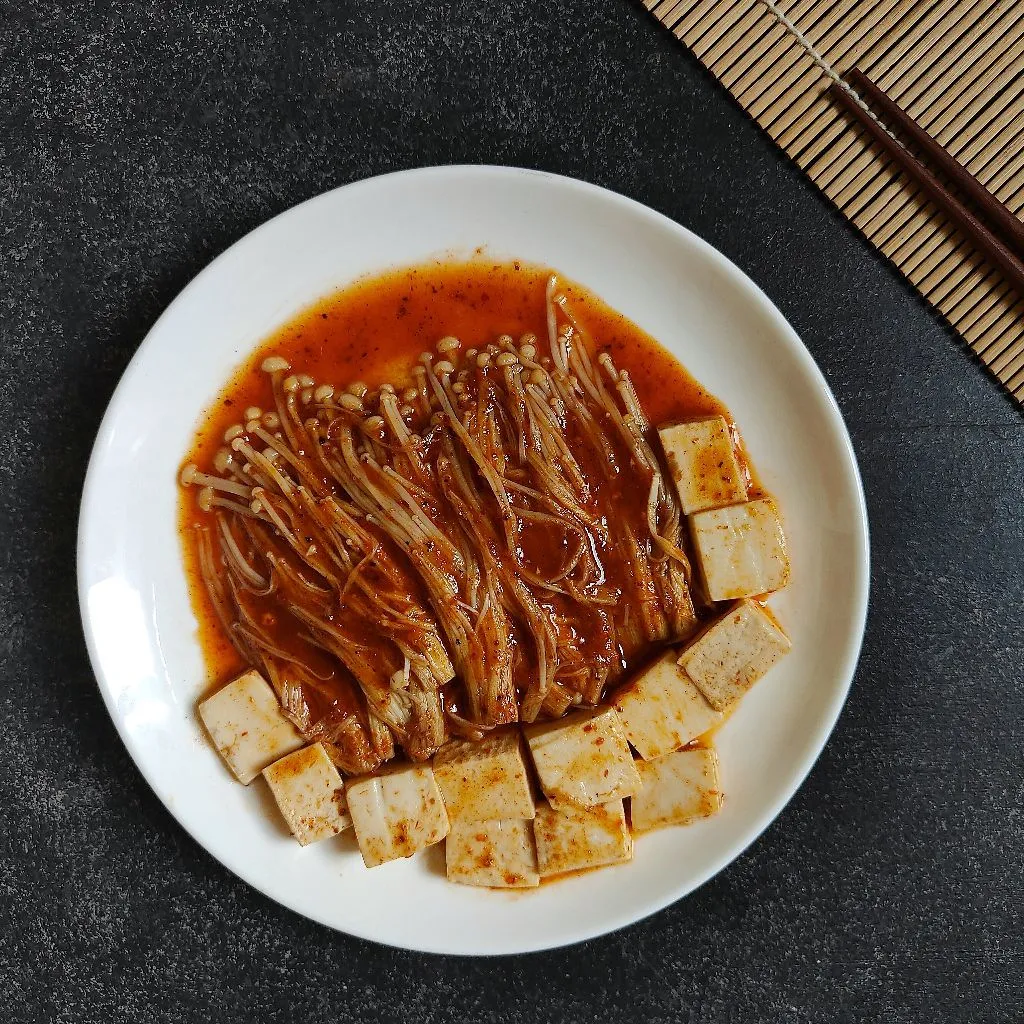 Spicy Enoki Mushrooms and Tofu