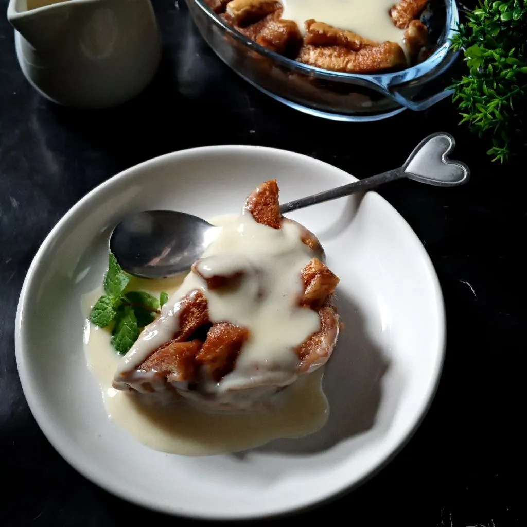 Steamed Bread Pudding Cheese Sauce