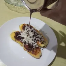 Terakhir beri susu kental manis dan sprinkle.