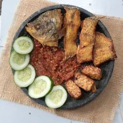 IKAN GURAMI PLUS SAMBAL TERASI