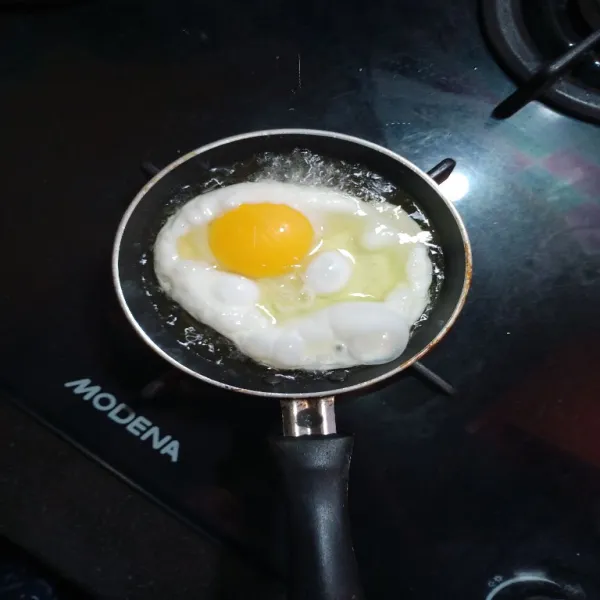Ceplok telur tanpa garam.