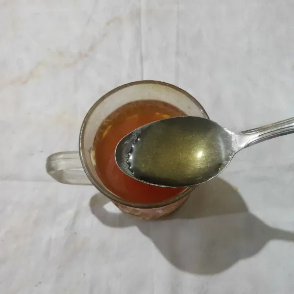 Tambahkan madu murni.