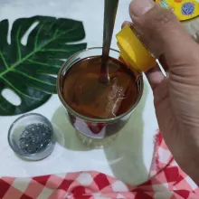 Kemudian masukkan madu.