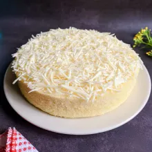 Taburi dengan parutan keju atau bisa dihias sesuai selera. Kue siap dihidangkan. 💕
