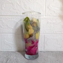 Masukkan chia seed yang sudah direndam air sampai mengembang.