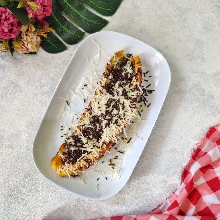 Gagodoh Pisang Tanduk aroma Cappuccino dengan gula donat di atasnya