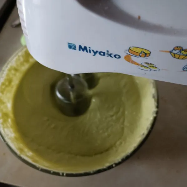 Mixer dengan kecepatan tinggi hingga lembut.