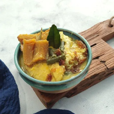 Sayur Lodeh Telur Ceplok Ikan Asin