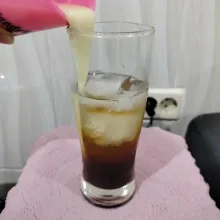 Kemudian masukkan krimer kental manis. Aduk hingga tercampur rata.