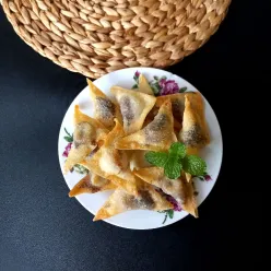 Pangsit Goreng Pisang Cokelat