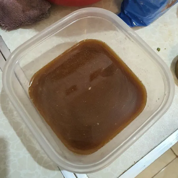 Campurkan semua bumbu saus, aduk rata. Sisihkan.