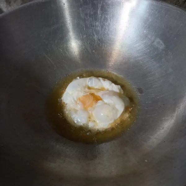 Ceplok telur.