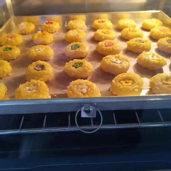 Oven hingga matang. Sesuaikan oven masing-masing.