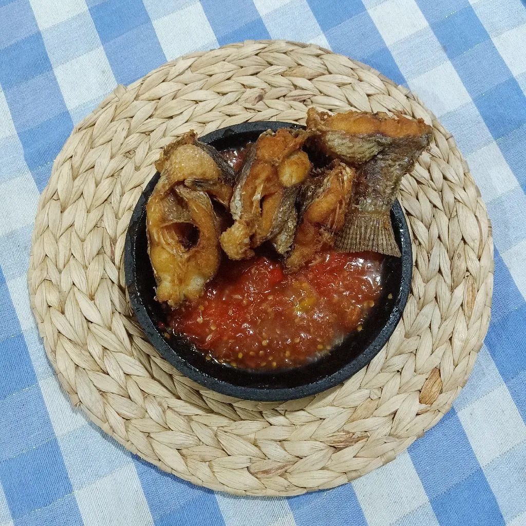 Ikan Goreng Sambel Gula merah