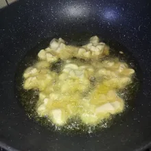 Goreng dengan api sedang sampai matang dan sedikit kecokelatan, angkat dan siap disajikan!