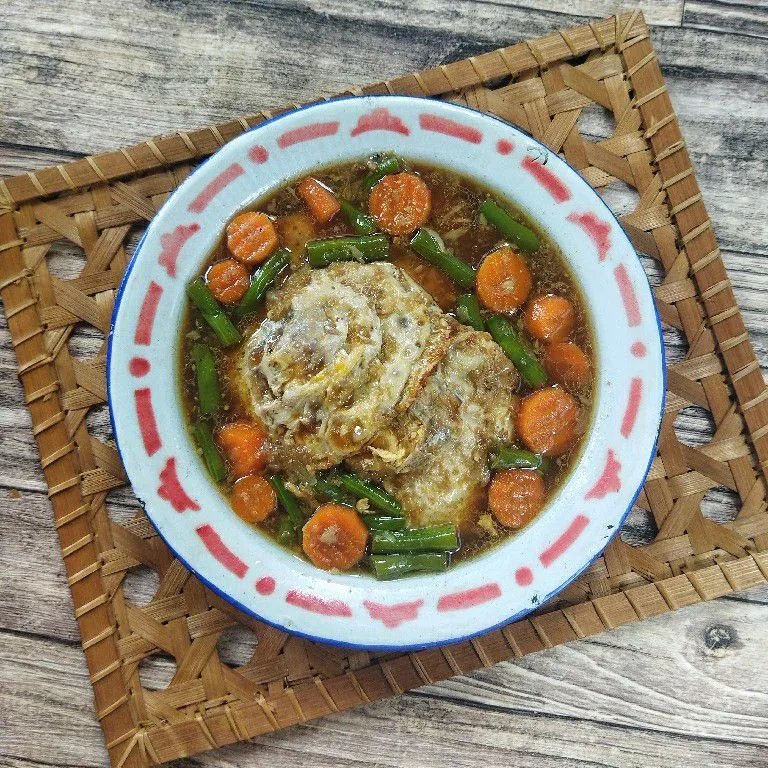 Semur Telur Ceplok dan Sayuran