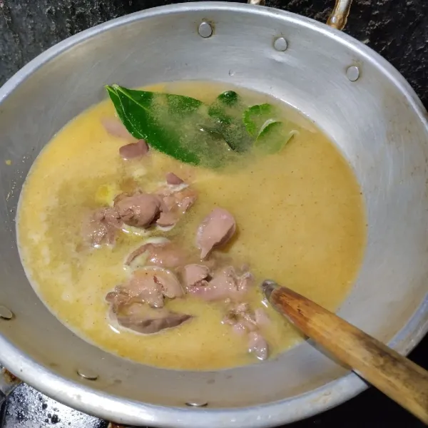 Rebus hati ayam, bumbu halus dan bumbu lainnya.
