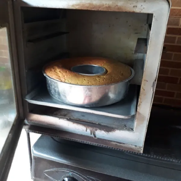Panggang dalam oven yang sudah dipanaskan, gunakan api sedang. 35 menit rak bawah dan 15 menit rak atas, sesuaikan dengan oven masing - masing.