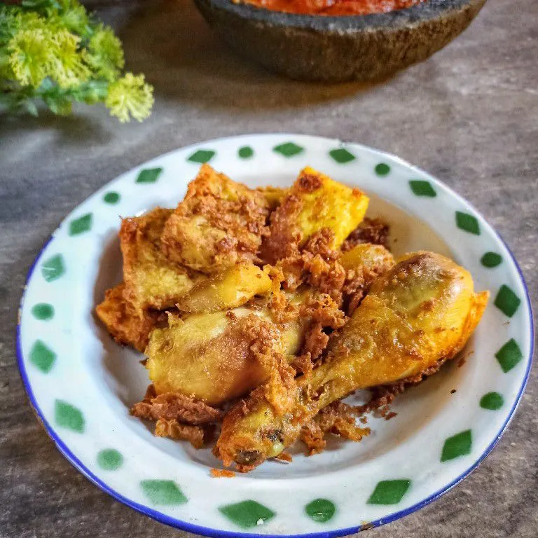 Ayam Tahu Tempe Kremes