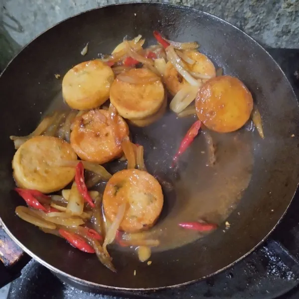 Masak hingga bumbu meresap. Tes rasa.