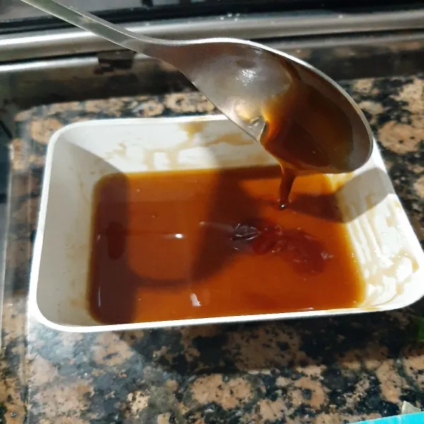 Dalam wadah lain, Campur semua bahan sauce aduk rata
