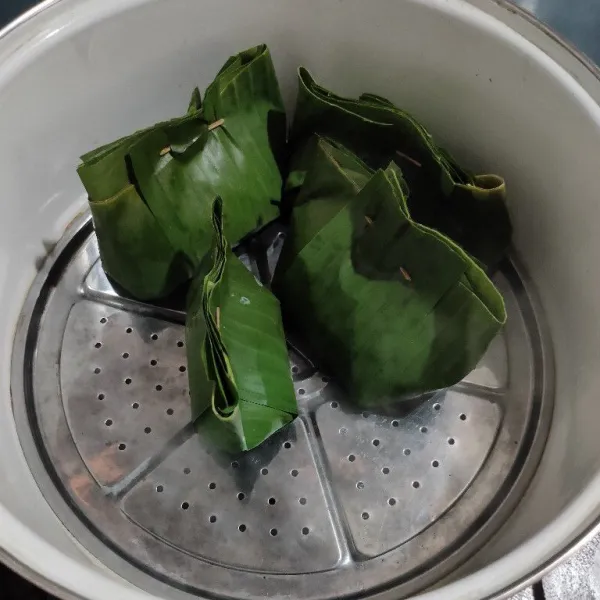 Kukus selama 30 menit lalu angkat dan siap disajikan.