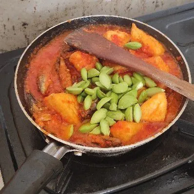 Tes rasa, kalau sudah pas sesuai selera masukan pete aduk rata masak sesuai selera kematangan pete yang diinginkan